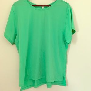 Lululemon green t-shirt.